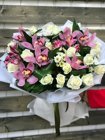 Букет цветов из: Розы и Хризантемы в Константиновский