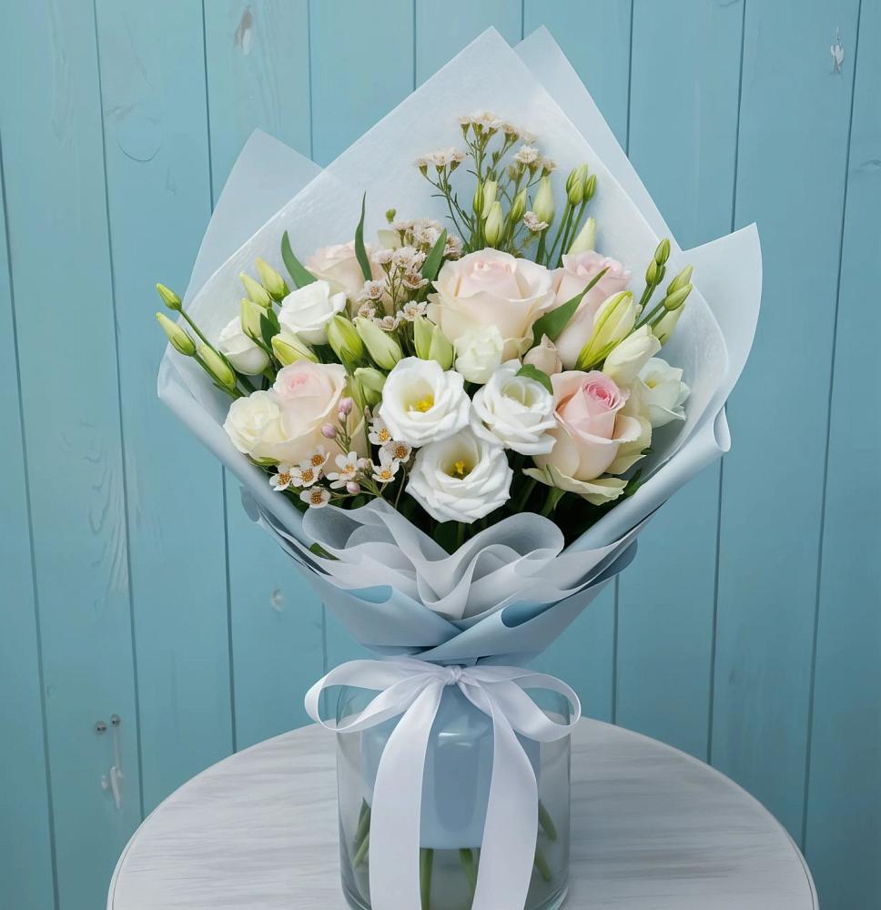 Букет цветов из: Розы и Лизиантусы в Константиновский