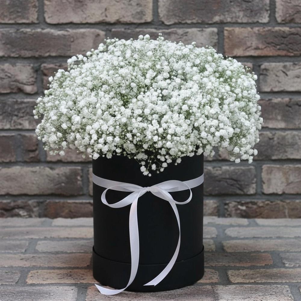 Цветочная композиция из Гипсофила в шляпной коробке в Константиновский