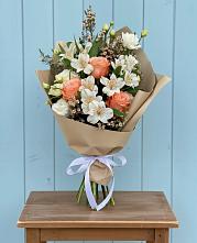 Букет цветов из:  Альстромерии, Лизиантусы, Розы и Хризантемы в Константиновский