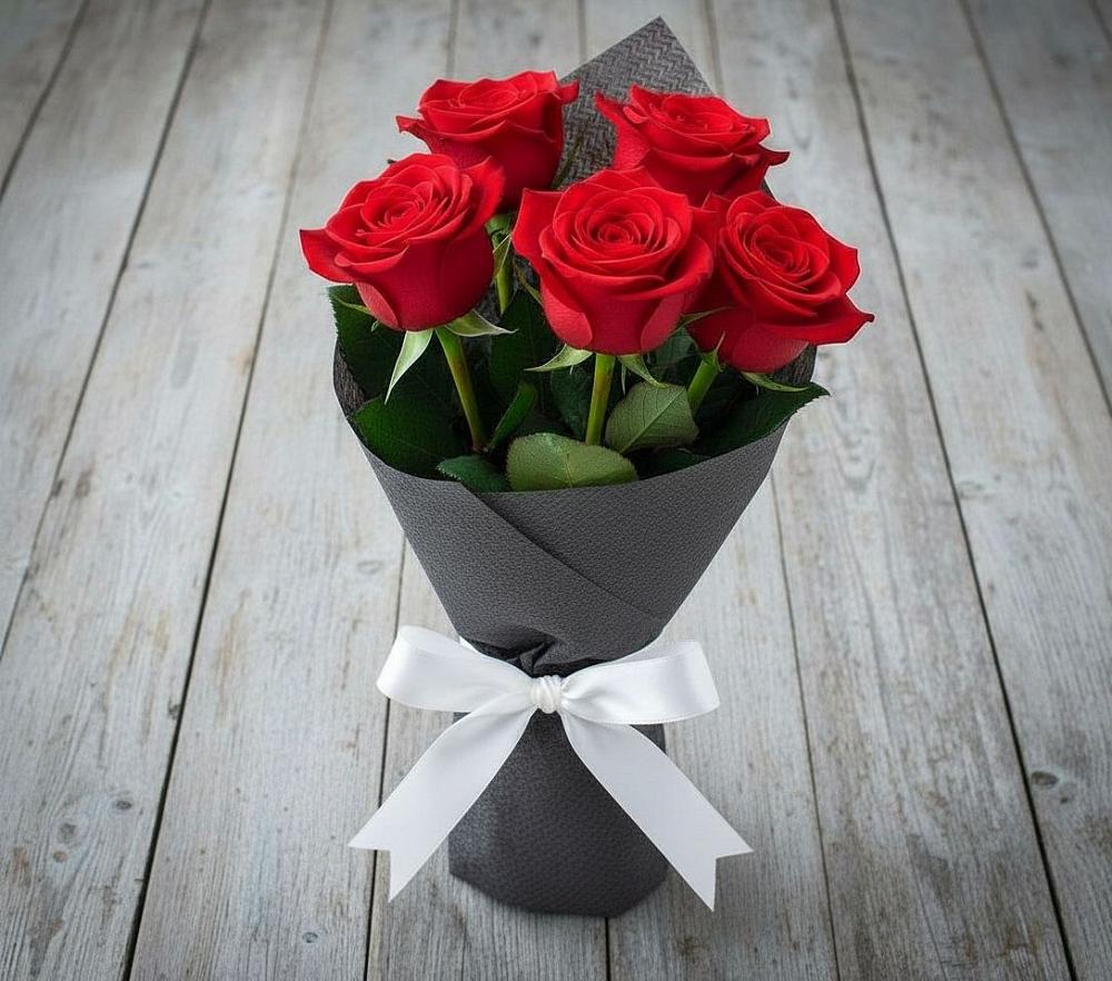 Букет 5 Красных роз Эдлесс Лав в Константиновский