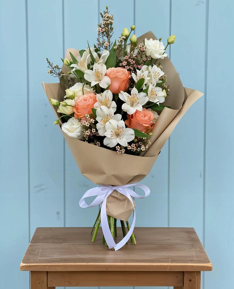 Букет цветов из: Альстромерии, Лизиантусы, Розы и Хризантемы в Константиновский